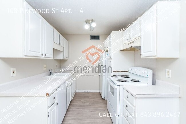 Building Photo - 108 Pinewood St