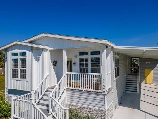 Building Photo - 11596 Palm Dr