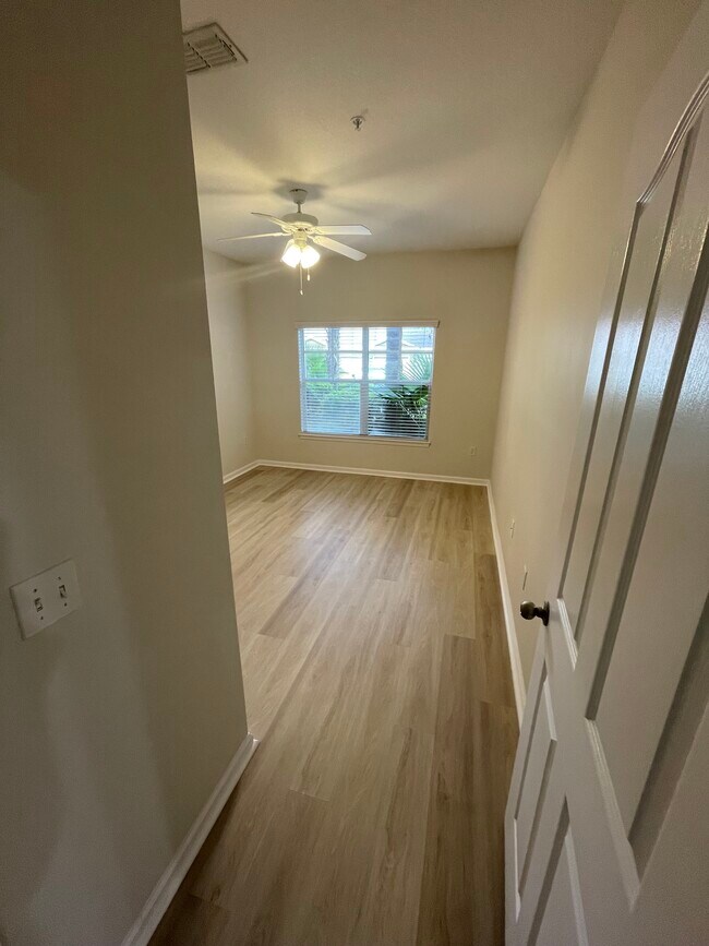 Building Photo - 4207 S Dale Mabry Hwy