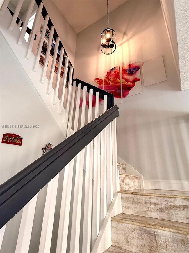 Building Photo - 3729 SW 51st St