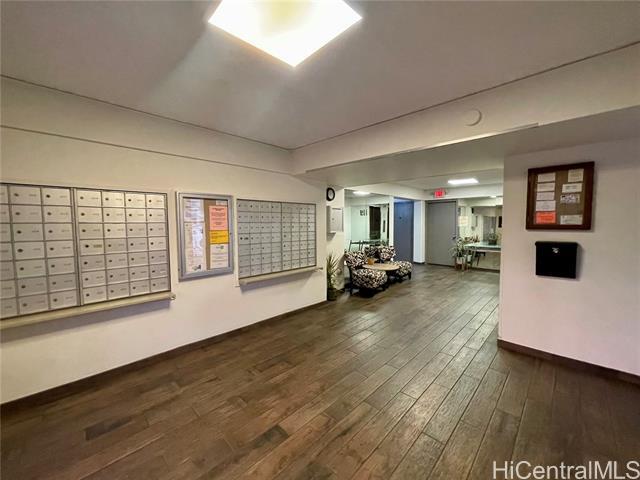 Building Photo - 98-1038-1038 Moanalua Rd