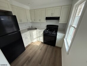 Building Photo - 173 US-46