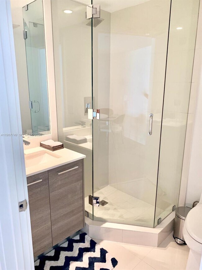 Building Photo - 650 NE 32nd St