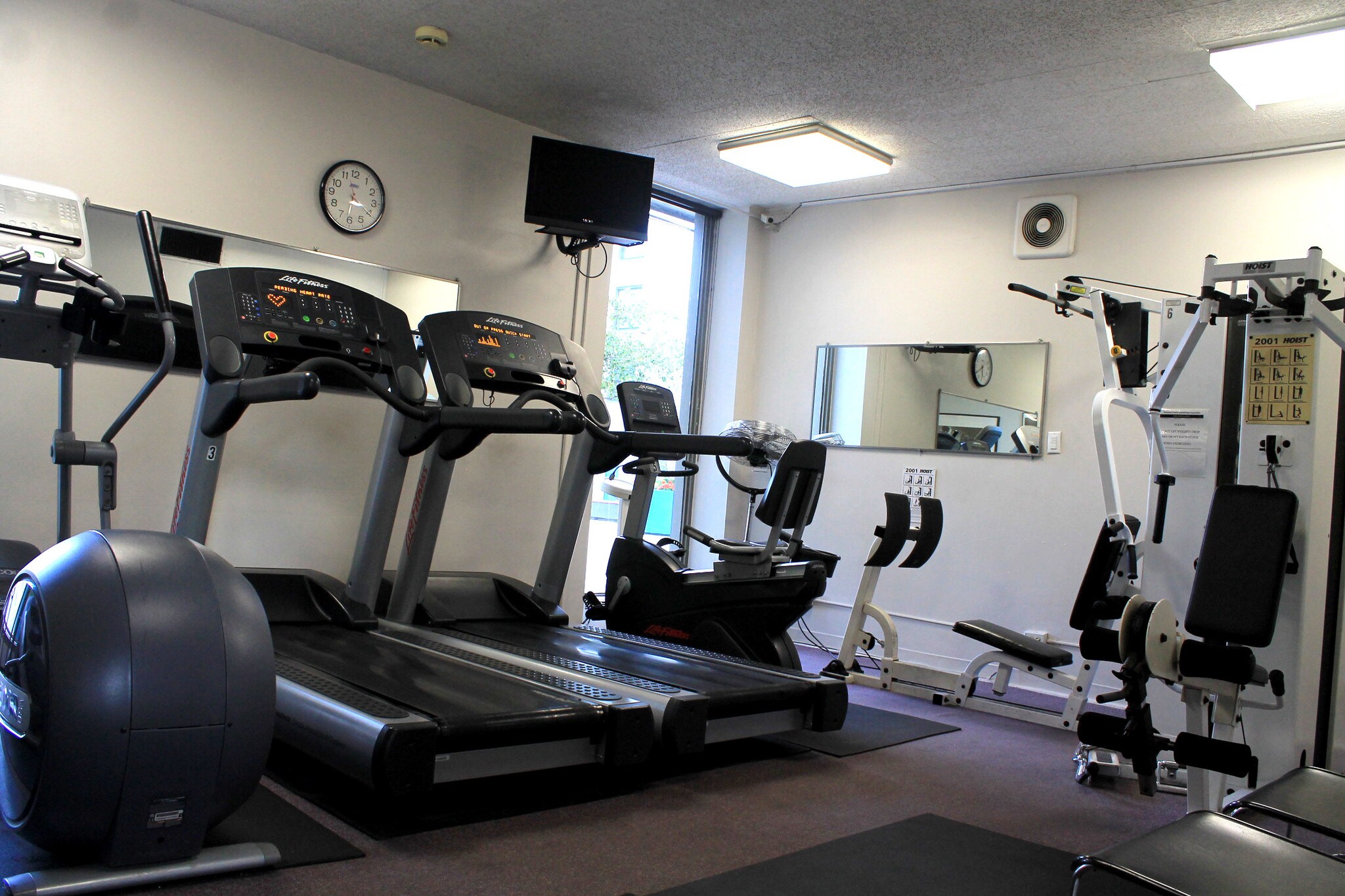 fitness center - 5701 N Sheridan Rd