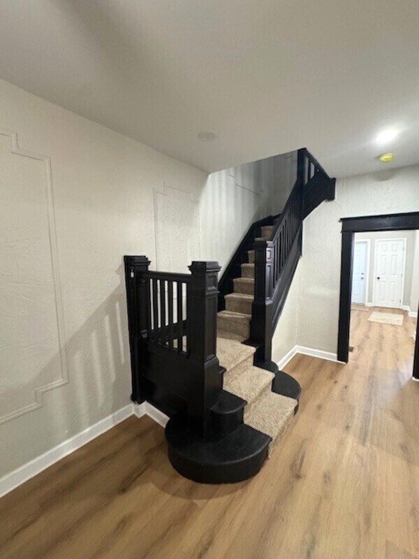 Building Photo - 2216 Whittier Ave