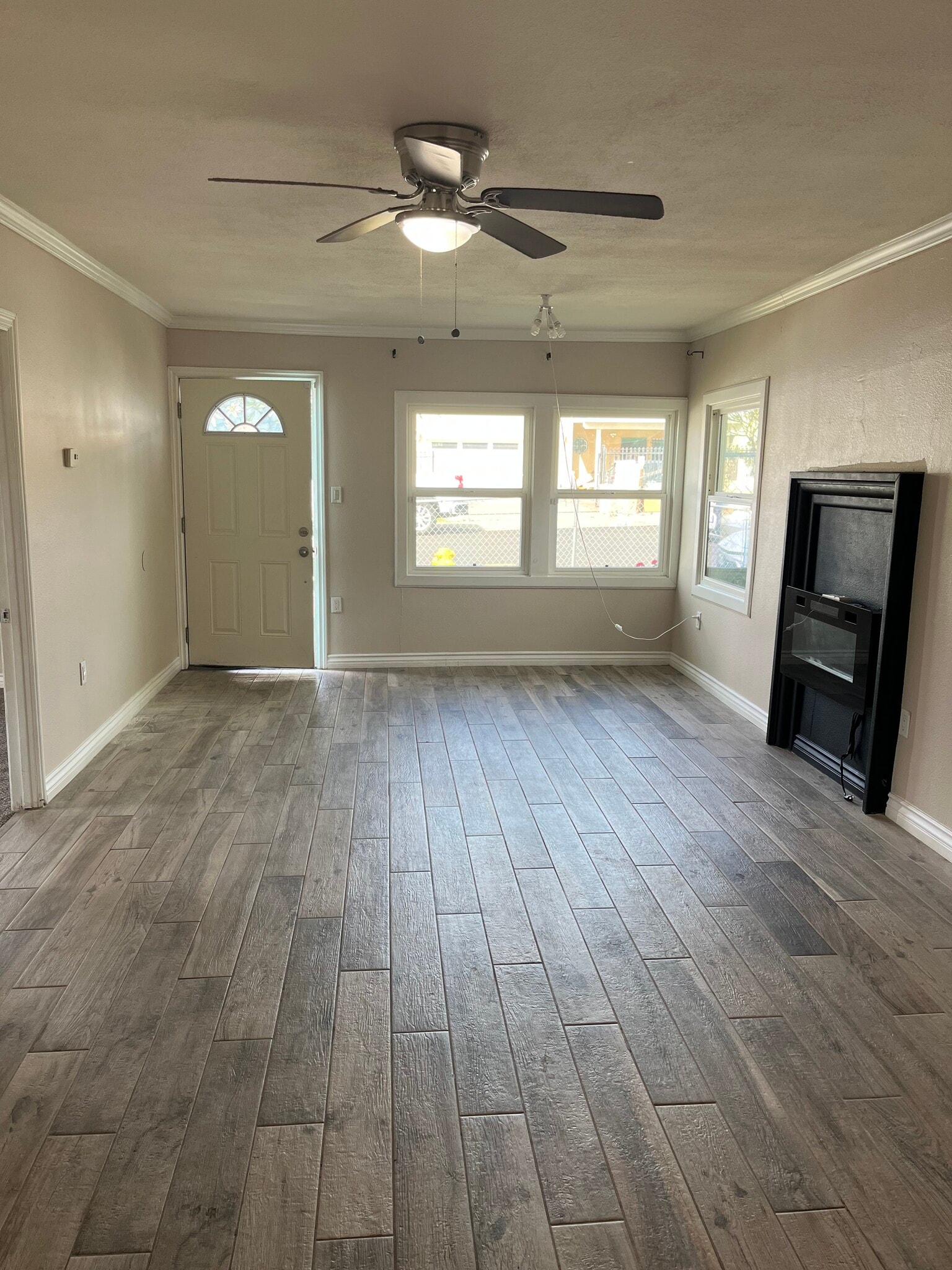 Living room - 303 S 46th St