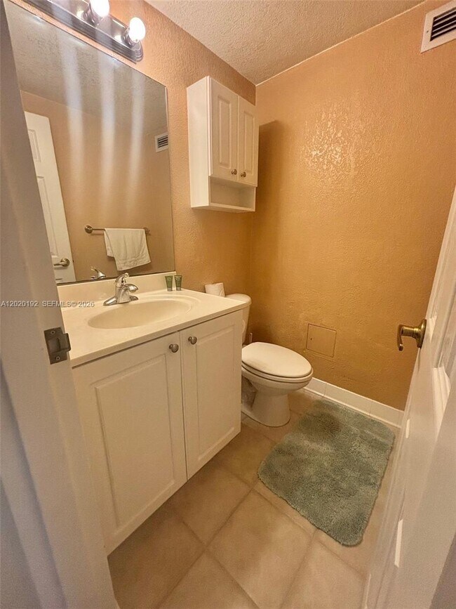 Building Photo - 2501 S Ocean Dr