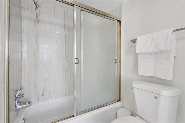 Building Photo - 2701 N Ocean Blvd