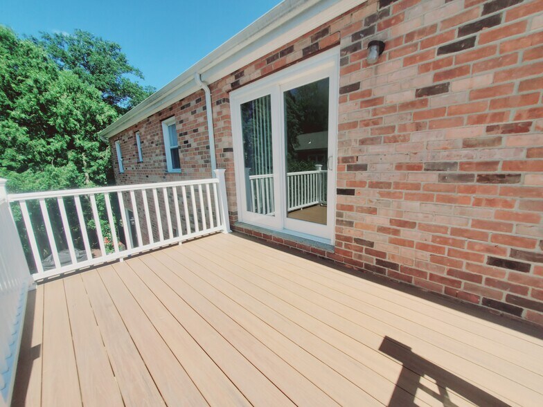 Building Photo - 409 Glenbrook Rd