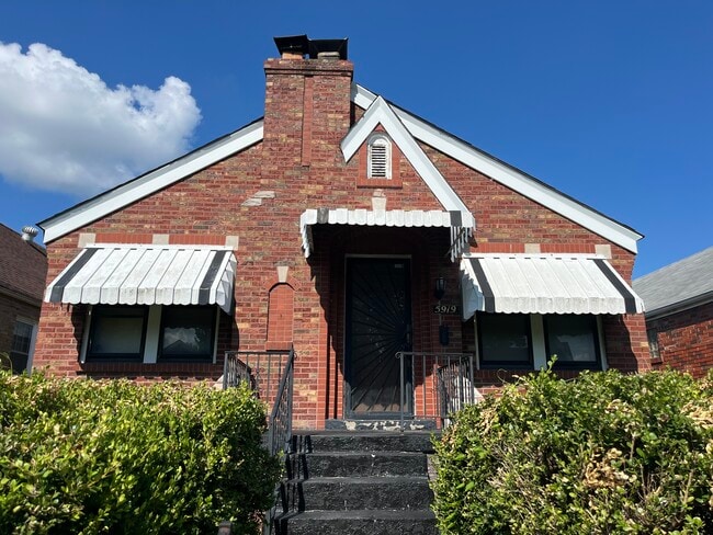 Building Photo - 5919 Dressell Ave