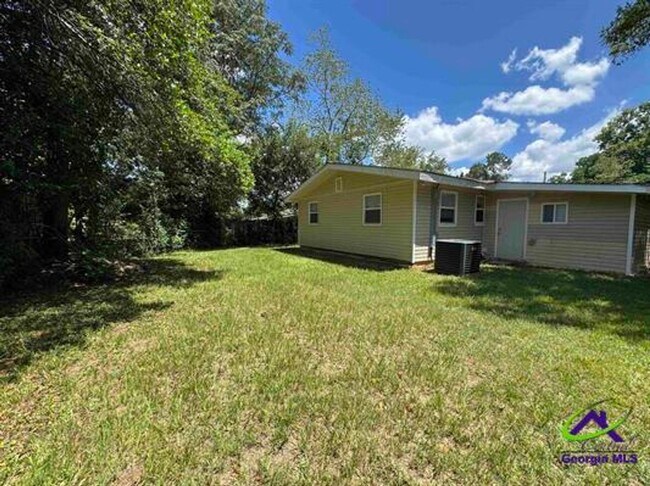 Building Photo - 102 Varee Dr