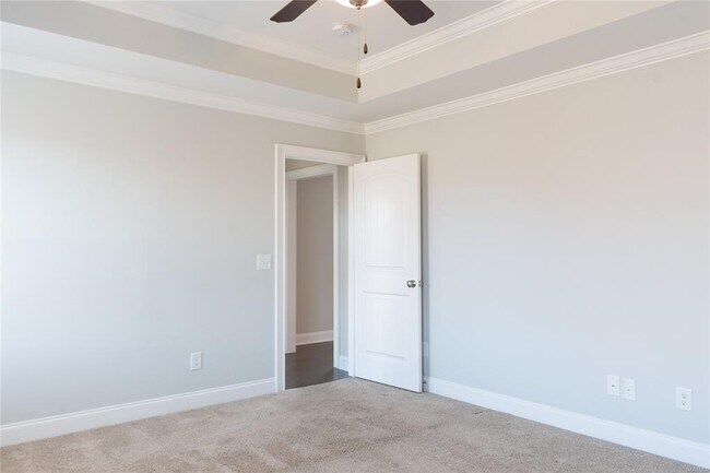 Building Photo - 923 Wheat Ridge Dr