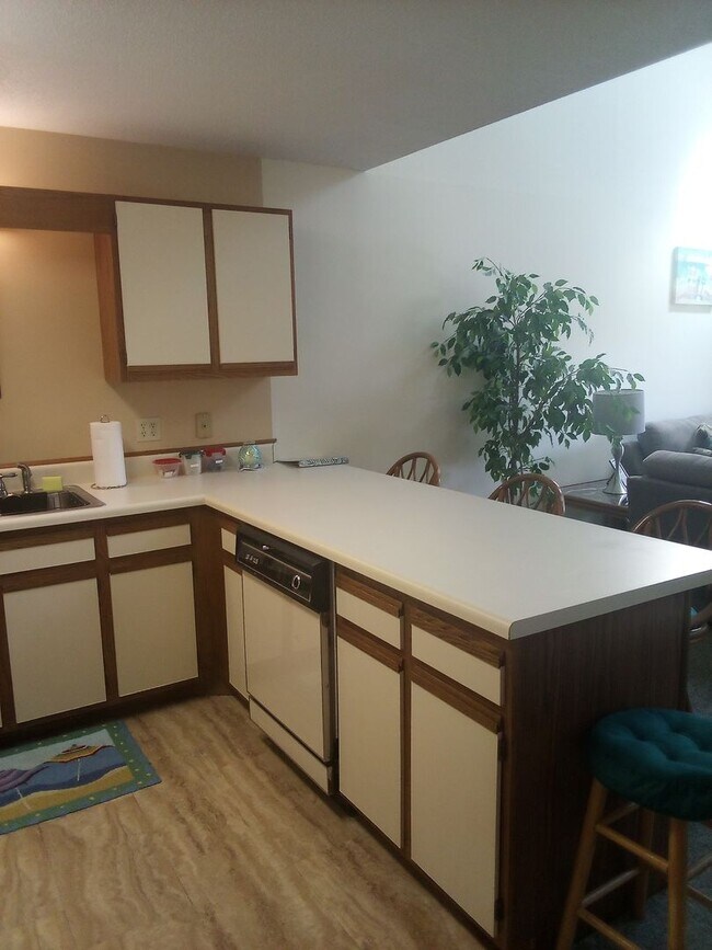 Building Photo - 1920 Bent Grass Dr