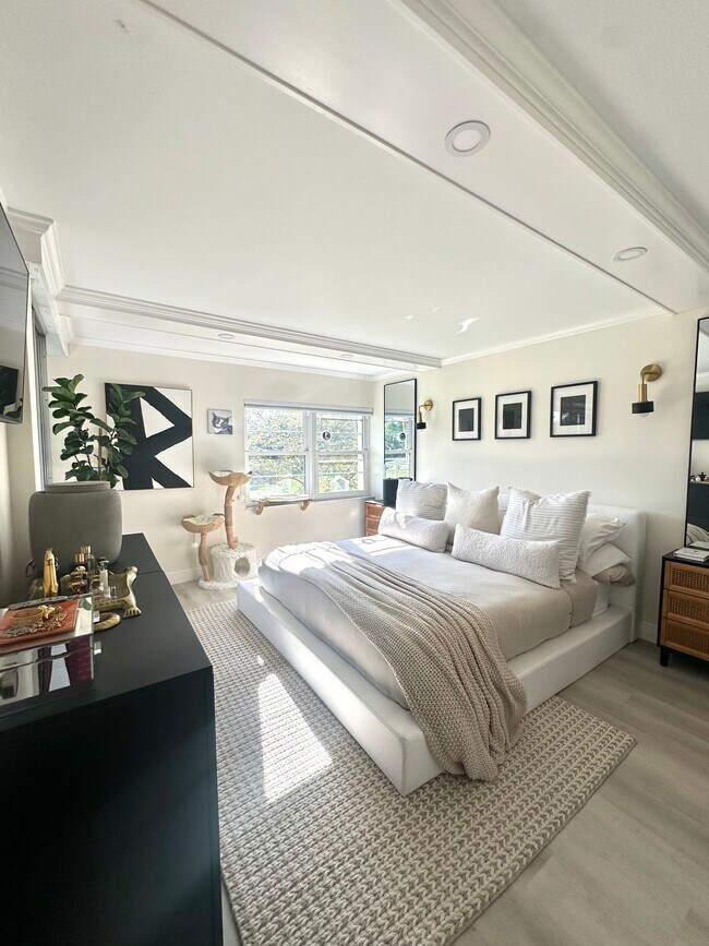 Building Photo - 1083 Forest Lakes Dr