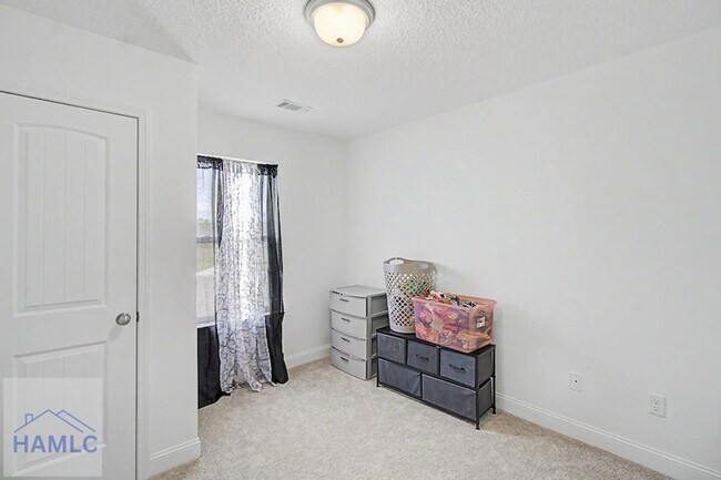 Building Photo - 76 St John's Ct