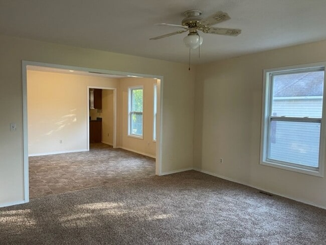 Building Photo - 1021 E Lynn St