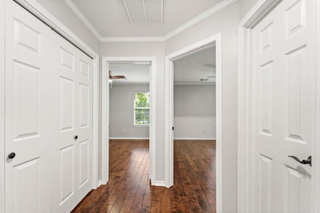 Building Photo - 26 Musgrove Pl