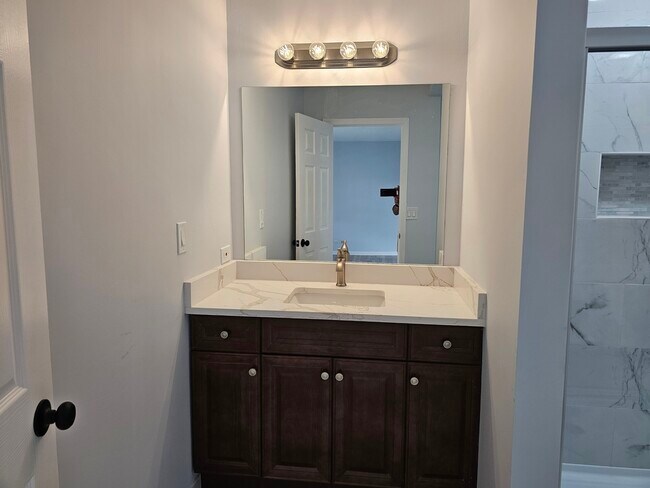 Building Photo - 1016 Concord Dr