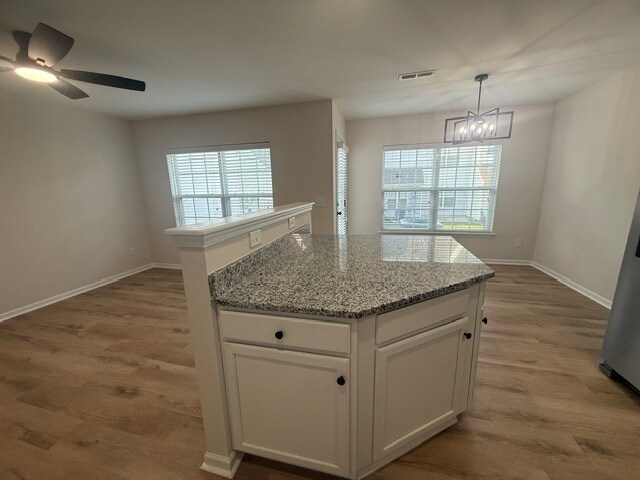 Building Photo - 116 Goldfinch Ave