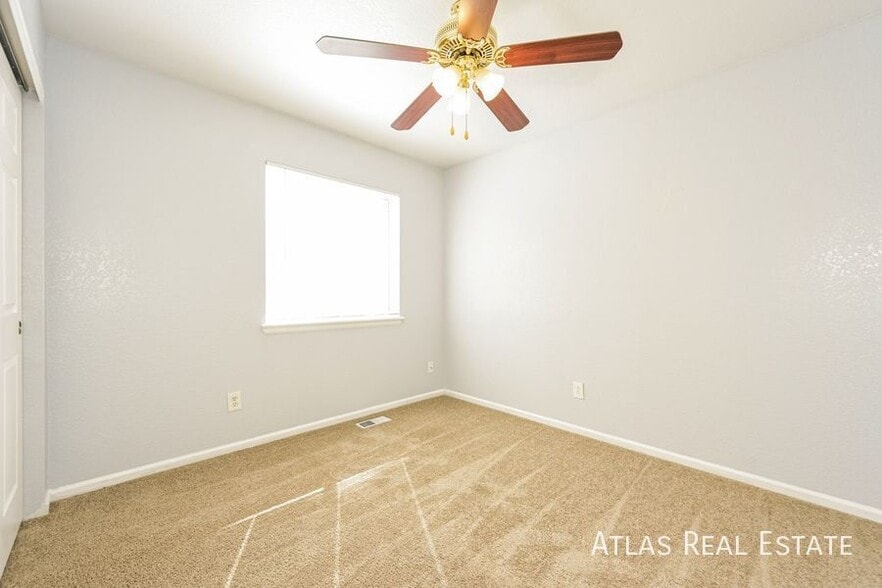 Building Photo - 4834 N Genoa St