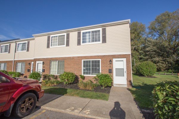 Building Photo - 224 Peppertree Ln