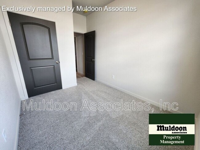 Building Photo - 896 S Harmony Dr