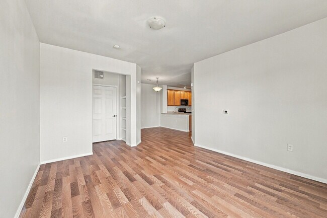 Building Photo - 2662 S Cathay Way