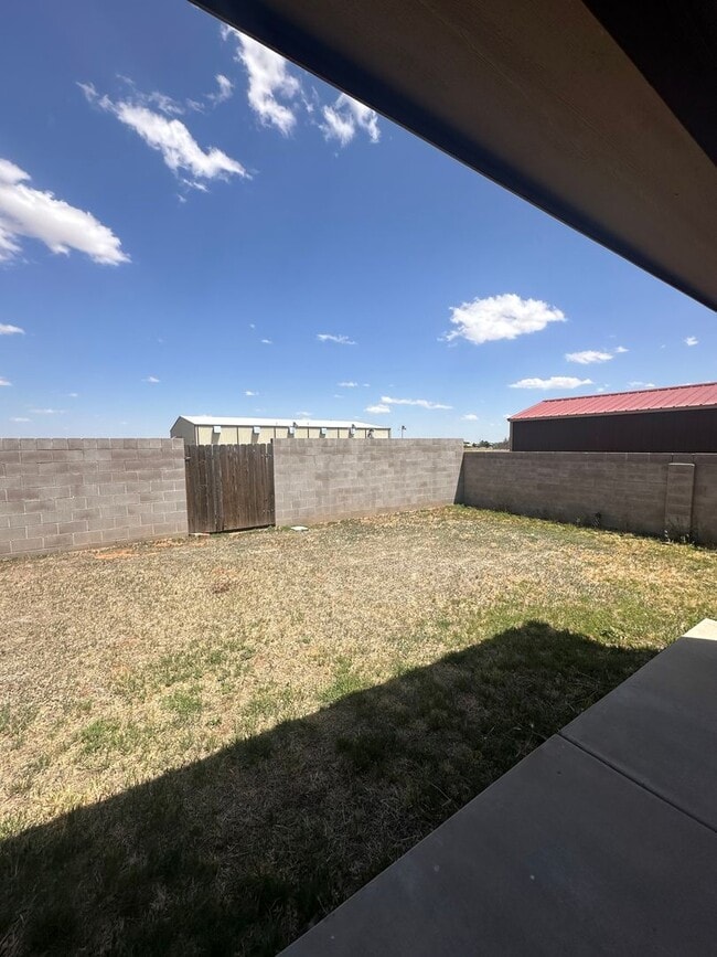 Building Photo - Stunning 4 Bed 2 Bath Home! Parkview Schoo...
