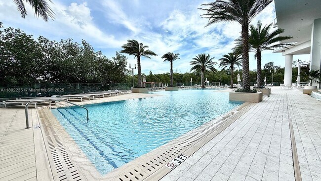Building Photo - 16385 Biscayne Blvd