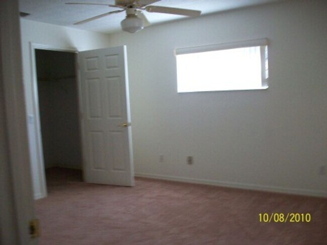 Building Photo - Cambridge Greens 3/2/2