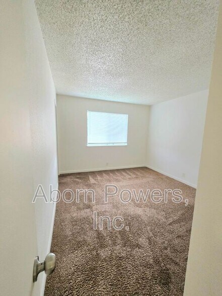 Building Photo - 1221 B St