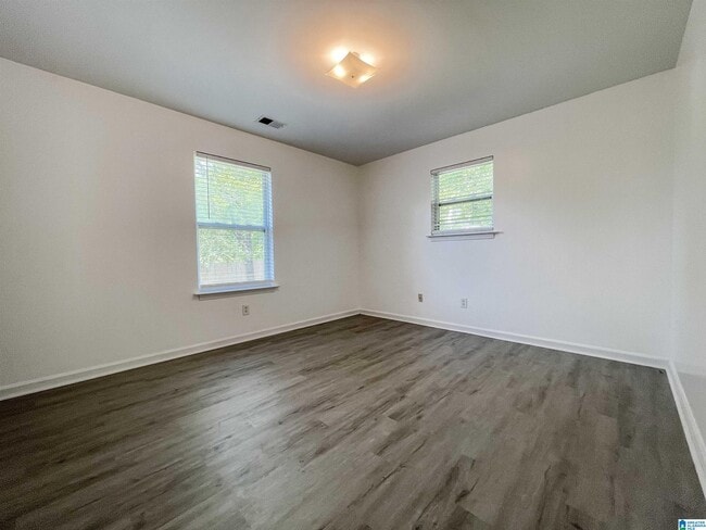 Building Photo - 919 47th Way S