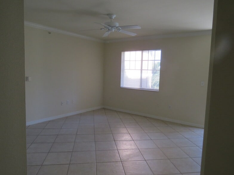 Building Photo - 6559 Emerald Dunes Dr
