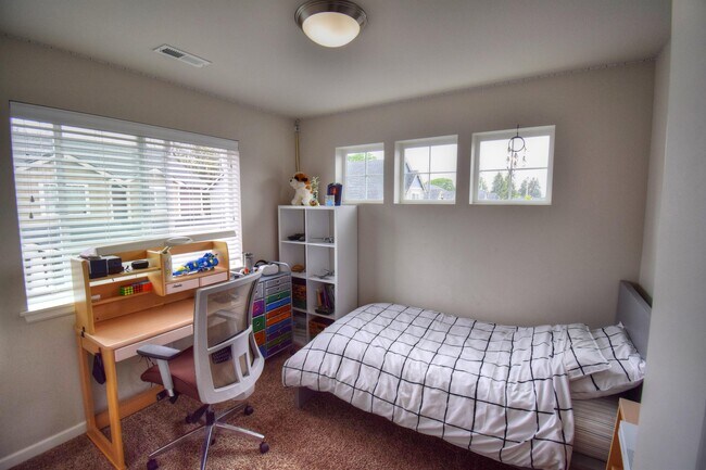 Building Photo - 10620 101st St Ct SW