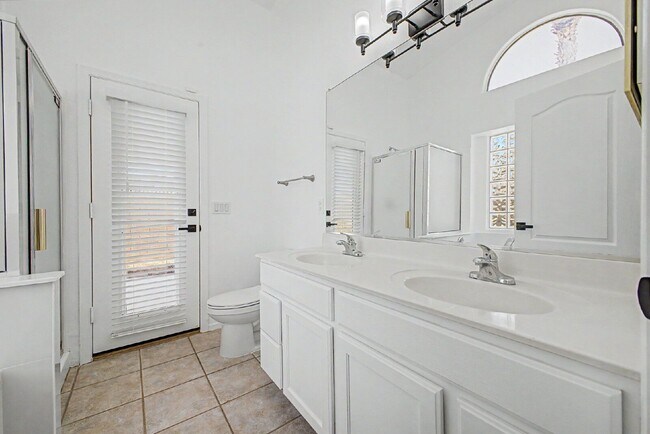 Building Photo - 12570 Desert Flower Rd