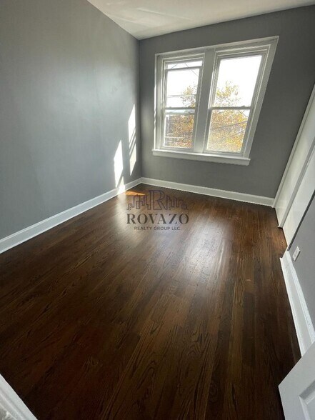 Building Photo - 484 N 12th St