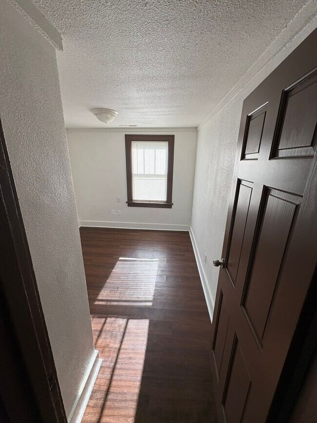 Building Photo - 1017 N 19th St