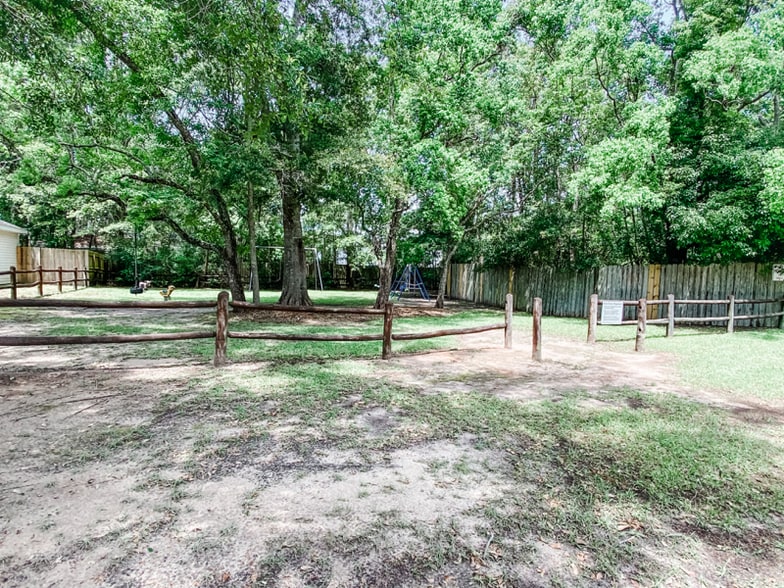 Building Photo - 405 Belle Chase Ct S