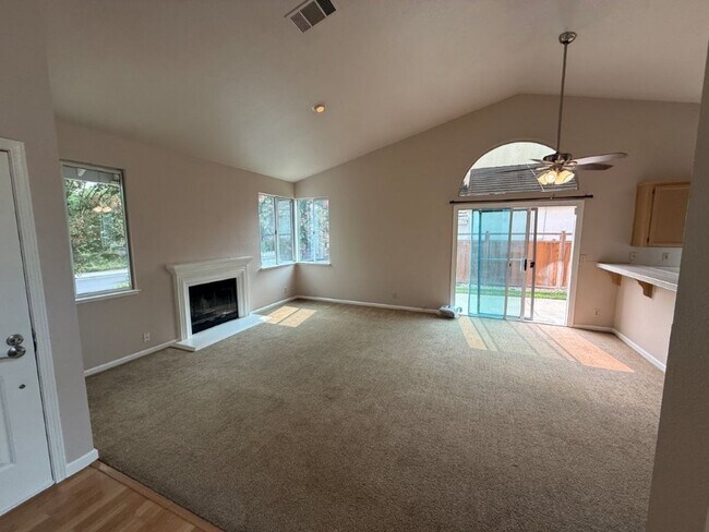 Building Photo - 900 Bluewater Dr
