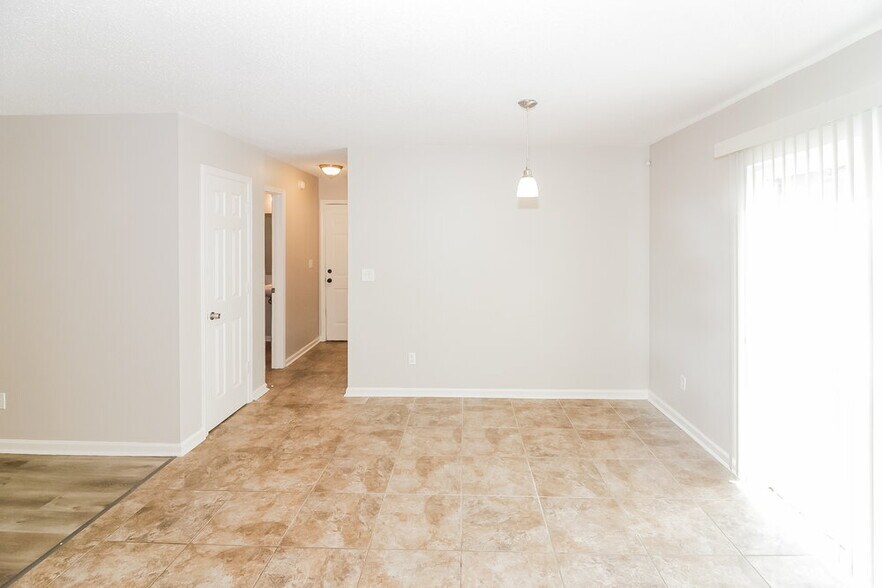 Building Photo - 10087 Branley Oak Dr