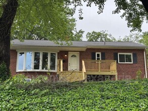 Building Photo - 2826 James Dr