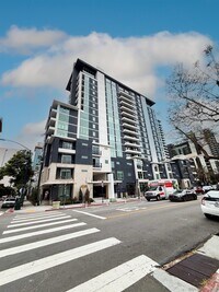 Building Photo - 425 W Beech St