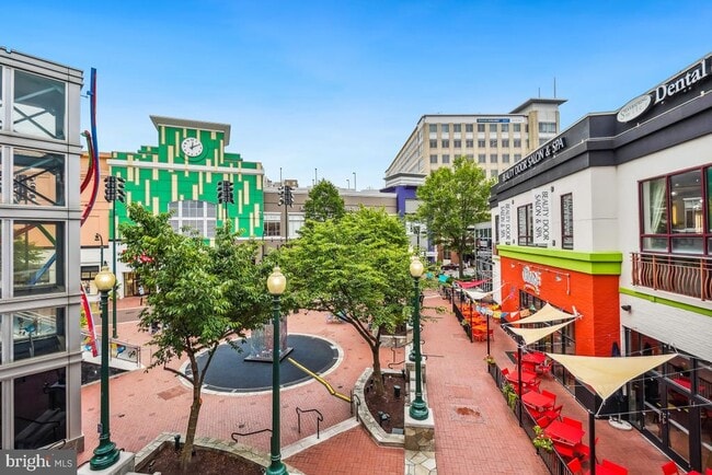 Building Photo - 7607 Eastern Ave NW