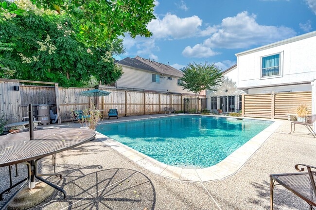 Building Photo - 4507 Medinah Pl