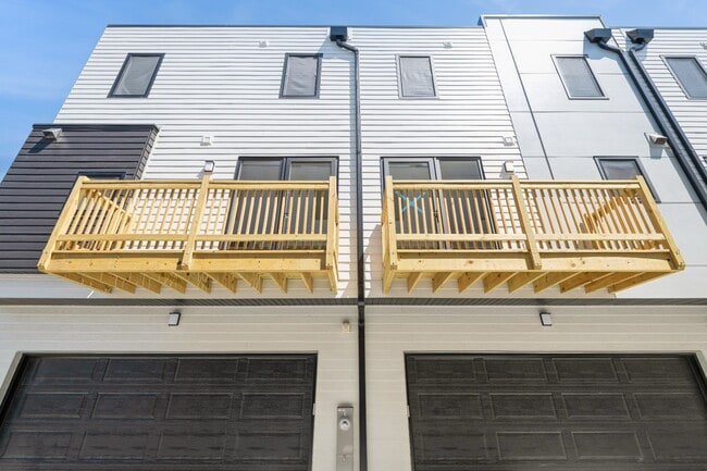 Building Photo - Forest Park - New Construction Luxury Townhomes!