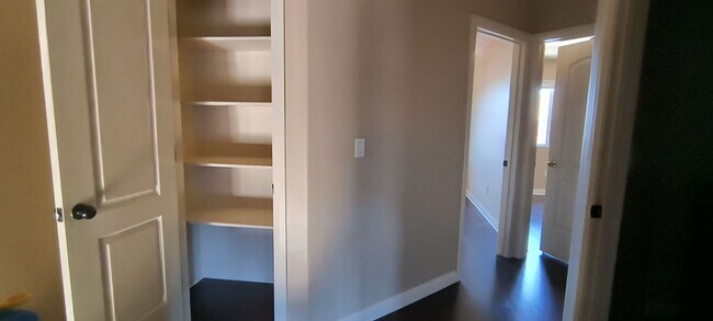 Building Photo - 3 bedroom 2.5 bath in Cedar Park right by IHC hospital.