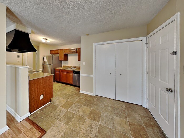 Building Photo - 9332 Winter Elm Ln