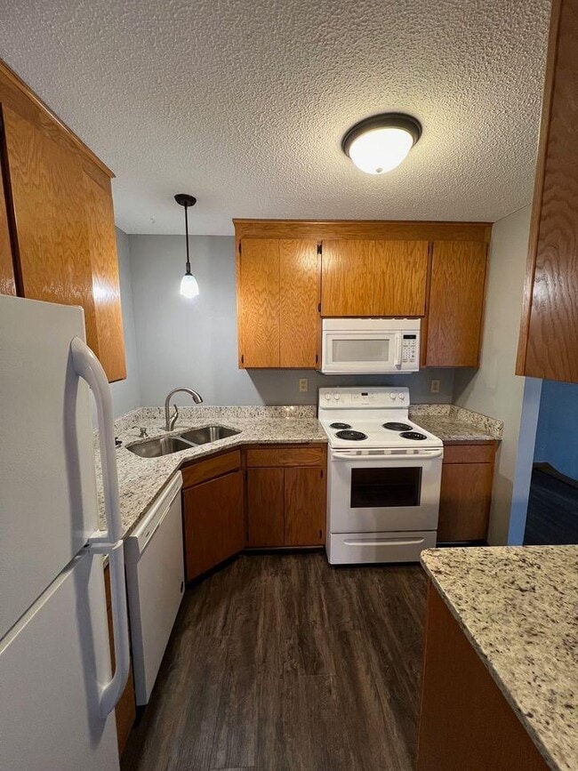 Building Photo - 2072 Bradley St