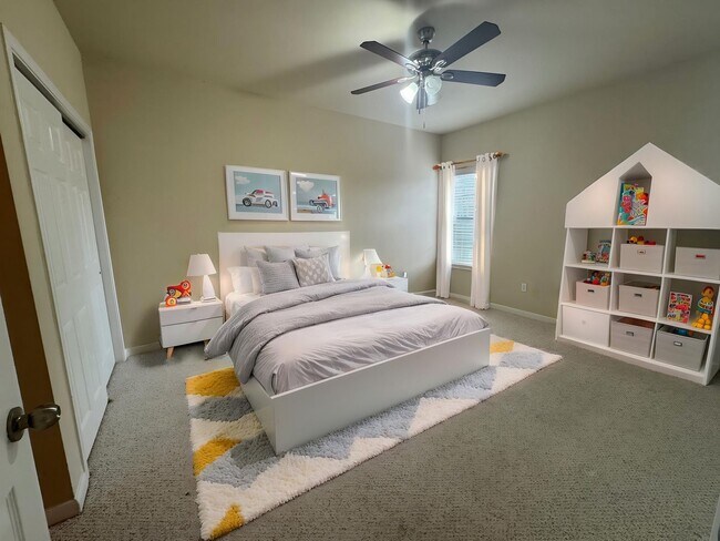 Building Photo - GREAT LOCATION NEAR MEDICAL & USAA | 3 BEDS | 3.5 BATHS