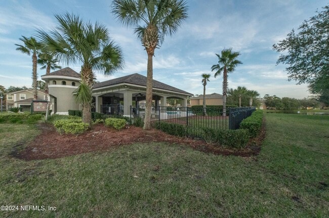 Building Photo - 807 Scrub Jay Dr